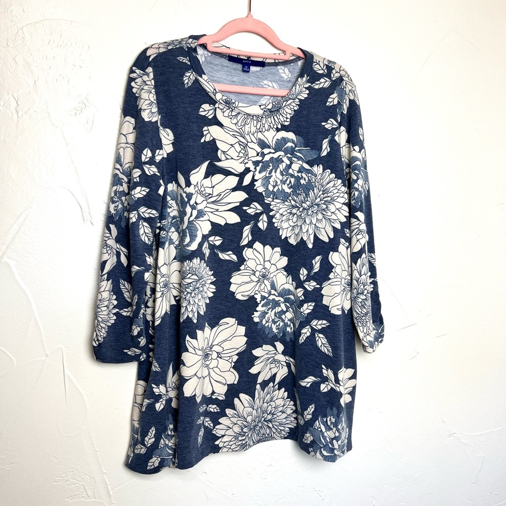 ⭐️ Apt 9 Women’s Floral Print Top